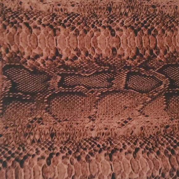 NWT SNAKESKIN BARIII SKIRT SZ LARGE - Picture 3 of 4